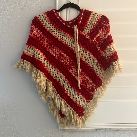 Handmade poncho - Picture 1 of 2